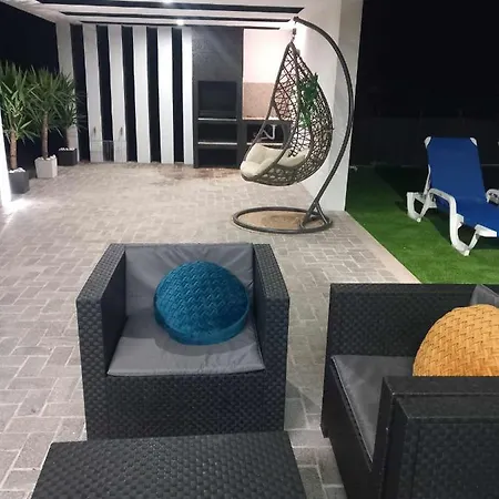 Casa De Silvares בית הארחה